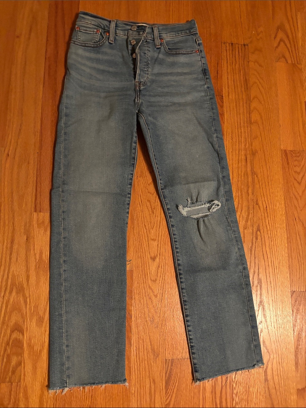 Levi's Light Blue Women's Wedgie Straight Leg Jeans with Knee Distress W26 L28